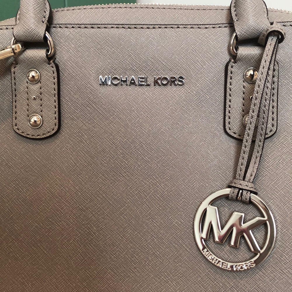 MK handbag - Picture 2 of 8